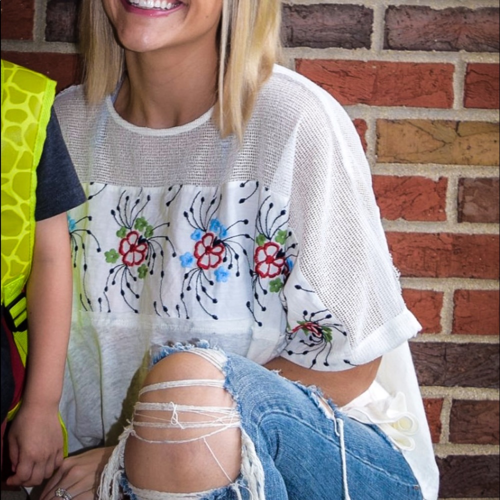 Batwing Airy Boutique Top - Picture 1 of 3